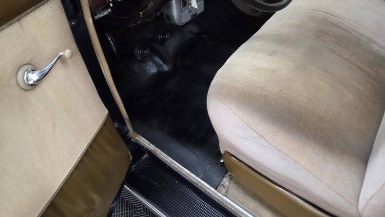 1947 Ford Deluxe