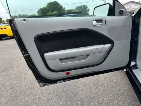 2006 Ford Mustang GT Deluxe