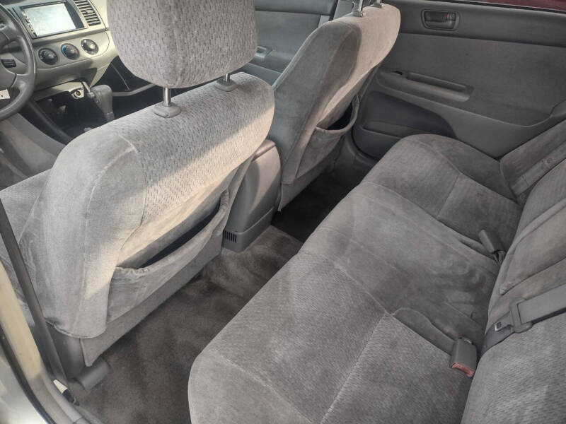 2004 Toyota Camry LE