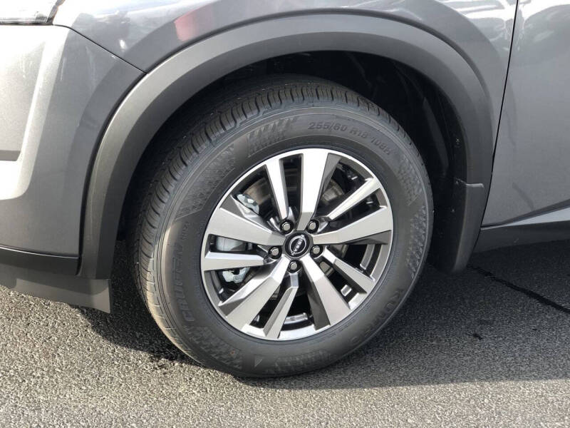 2025 Nissan Pathfinder SL