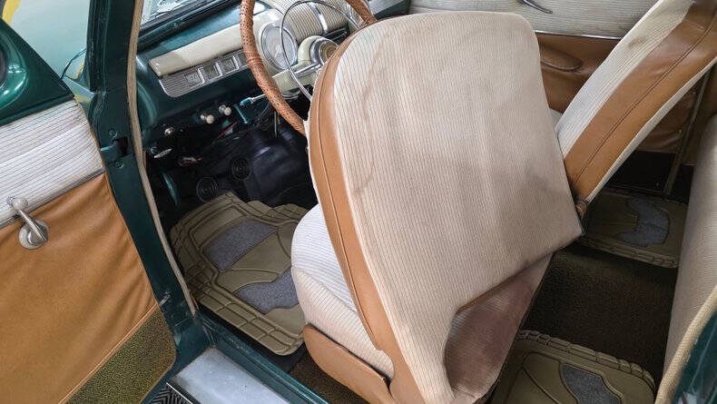 1948 Ford Super Deluxe