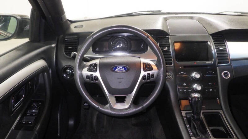 2018 Ford Taurus SEL