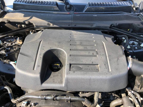 2023 Land Rover Defender 110 SE