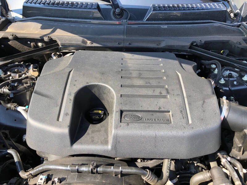 2023 Land Rover Defender 110 SE