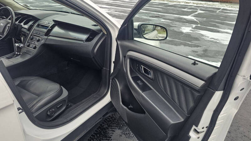 2011 Ford Taurus SEL