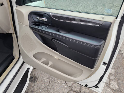 2011 Chrysler WHEELCHAIR VAN