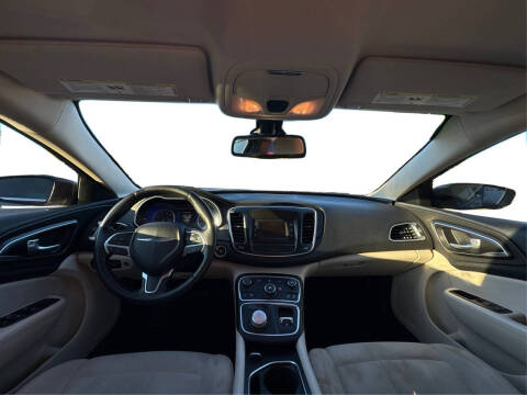 2016 Chrysler 200 LX