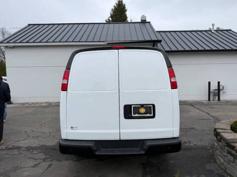 2023 Chevrolet Express 2500