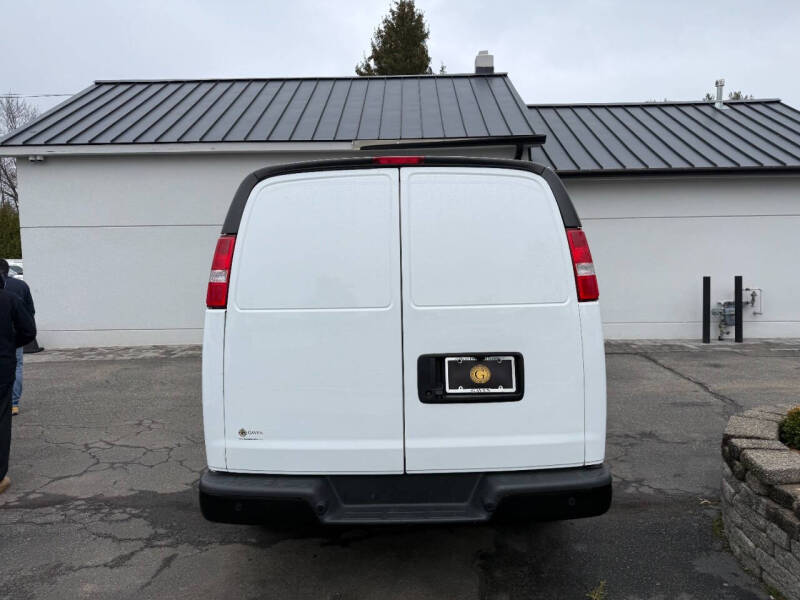 2023 Chevrolet Express 2500