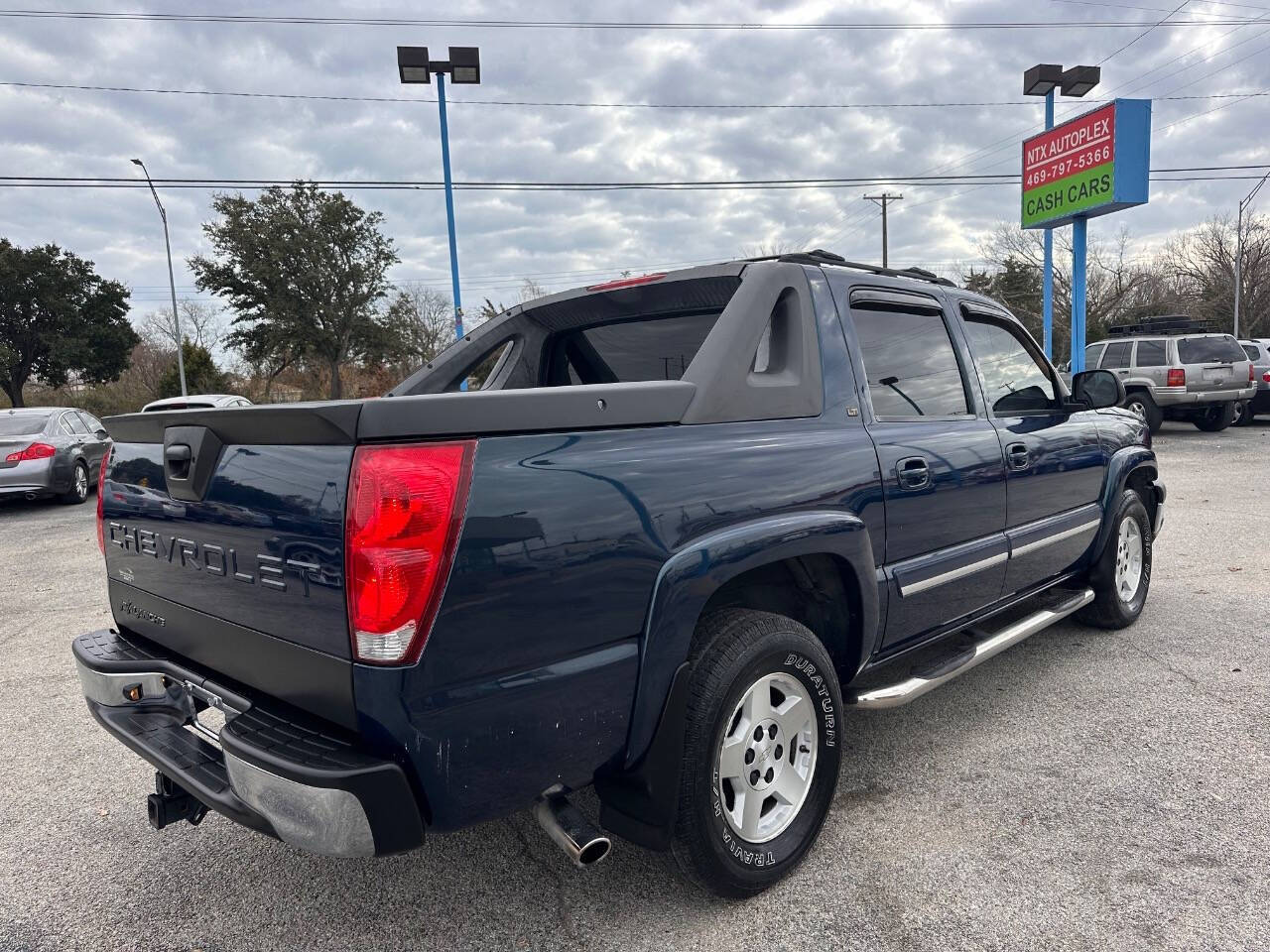 2005 Chevrolet Avalanche for sale at Broadway Auto Sales in Garland, TX