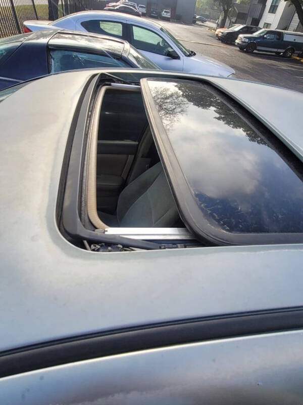 2005 Toyota Corolla LE