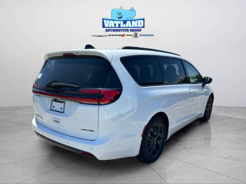 2027 Chrysler Pacifica Limited