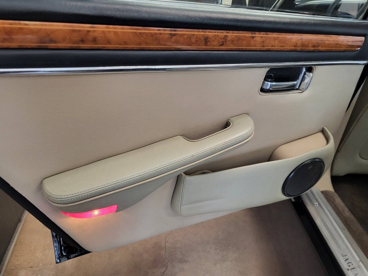 1983 Jaguar XJ-Series 128