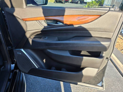 2017 Cadillac Escalade Luxury