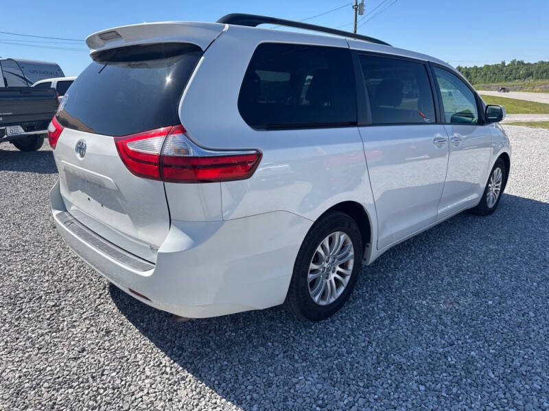 2016 Toyota Sienna