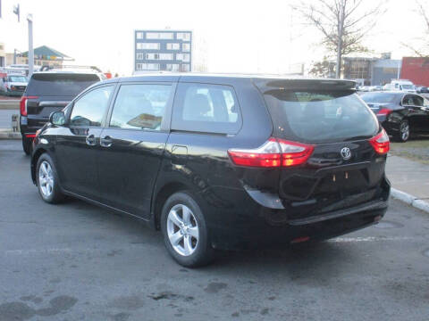 2017 Toyota Sienna L 7-Passenger