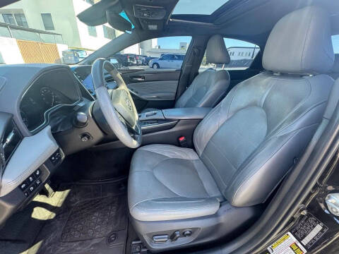 2022 Toyota Avalon Hybrid Limited