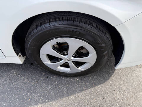 2014 Toyota Prius Two