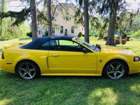 2004 Ford Mustang GT Deluxe
