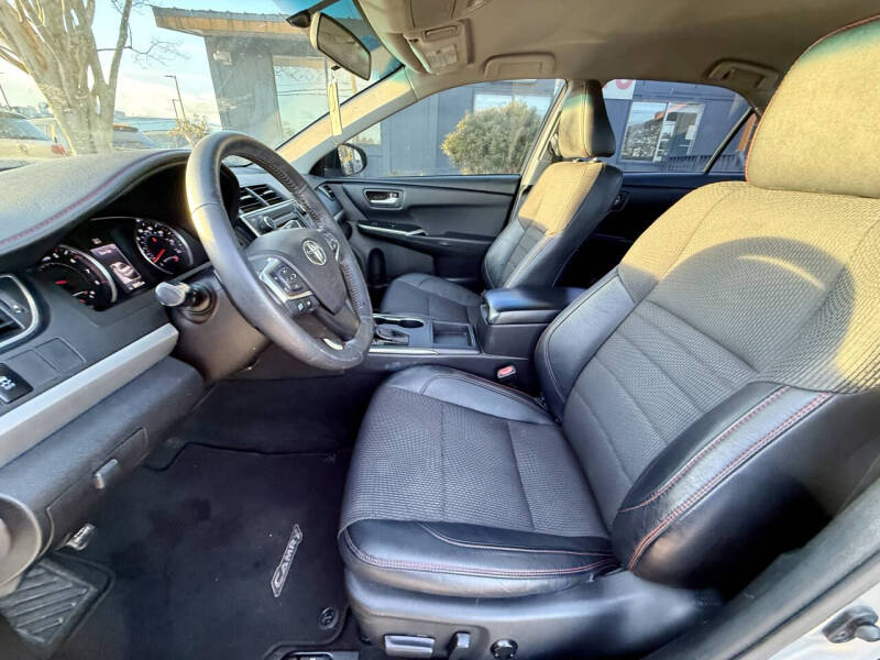 2017 Toyota Camry SE