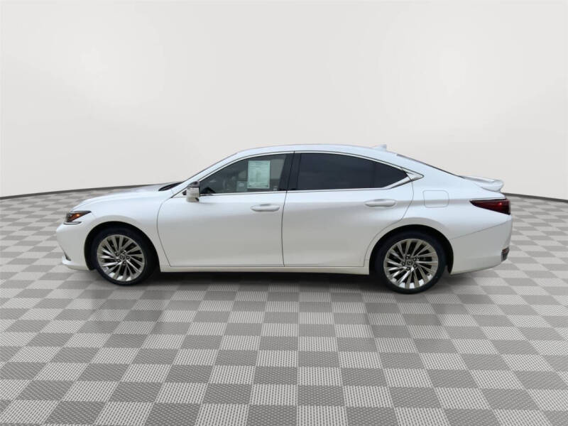 2023 Lexus ES 300h Luxury