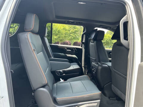 2025 GMC Yukon XL AT4