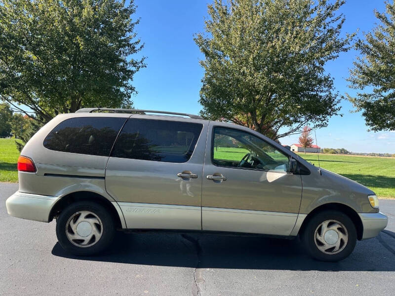 1998 Toyota Sienna LE