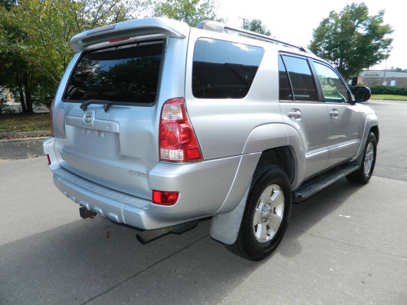 2004 Toyota 4Runner SR5 photo 6