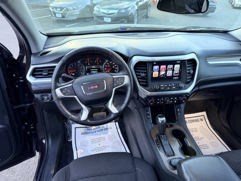 2017 GMC Acadia SLE-2