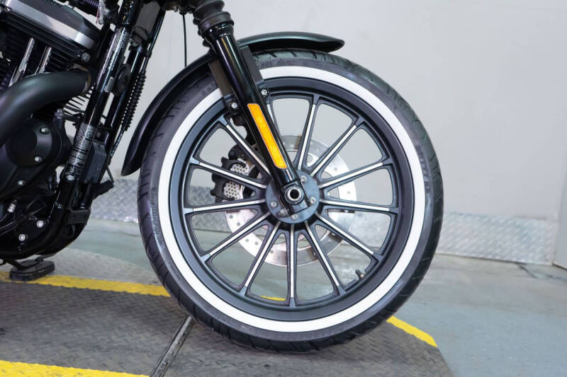 2015 Harley-Davidson Iron 883