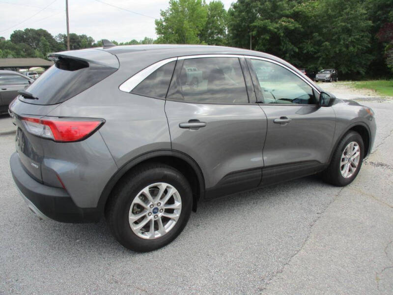 2022 Ford Escape SE