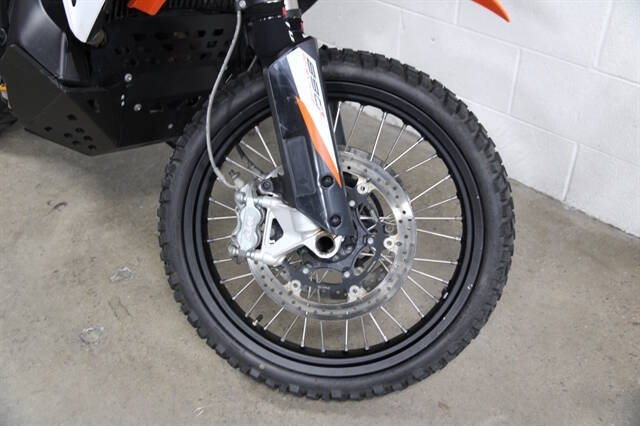 2022 KTM 890 ADVENT
