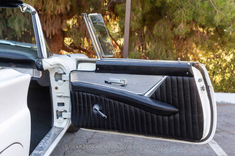 1957 Ford Thunderbird