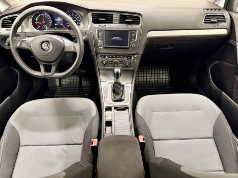 2016 Volkswagen e-Golf SE