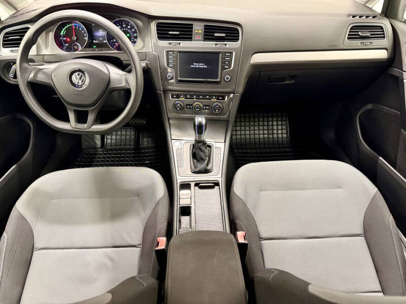 2016 Volkswagen e-Golf SE