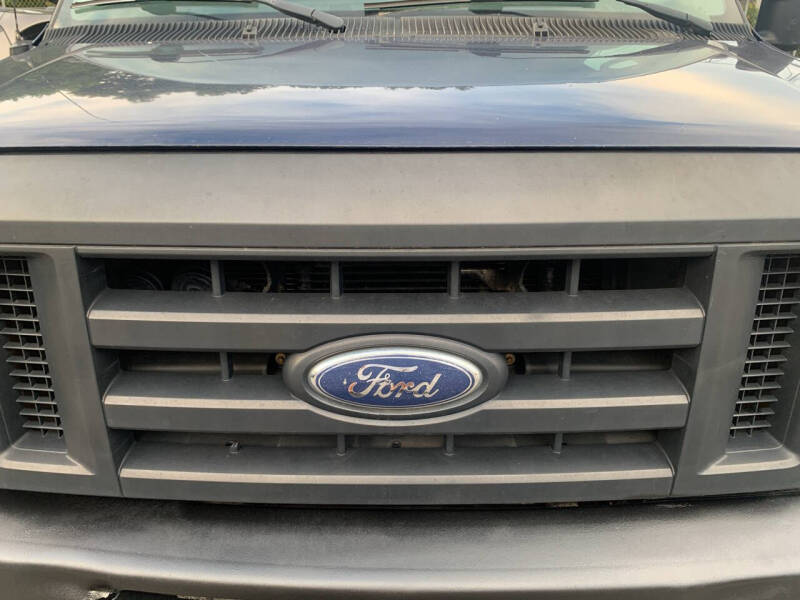 2010 Ford E-Series E-350 SD