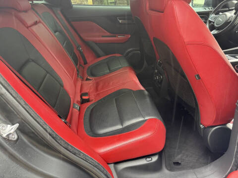 2018 Jaguar F-PACE S