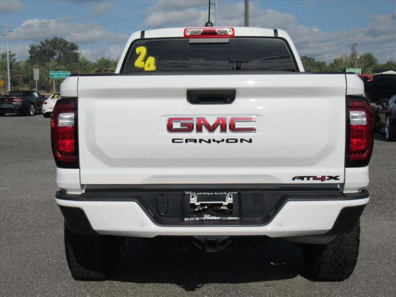 2024 GMC Canyon AT4X