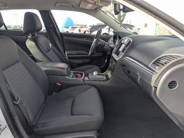 2022 Chrysler 300 Touring