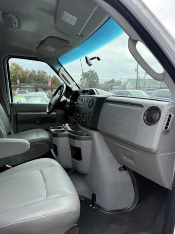 2012 Ford E-Series E-150