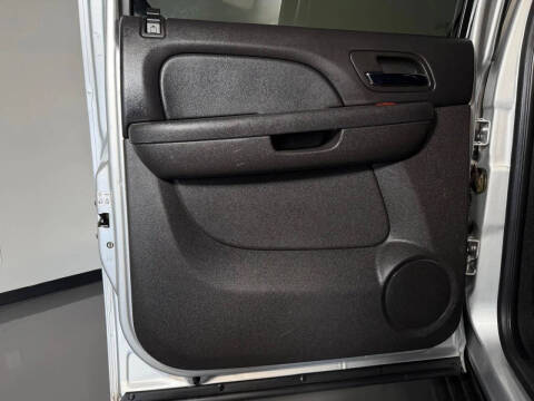 2012 Chevrolet Avalanche LS