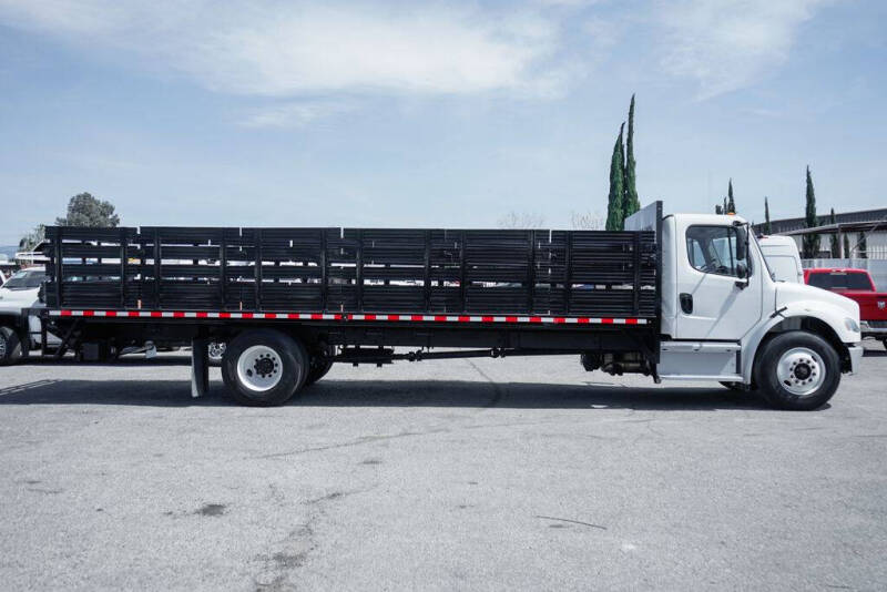 2019 Freightliner M2 106