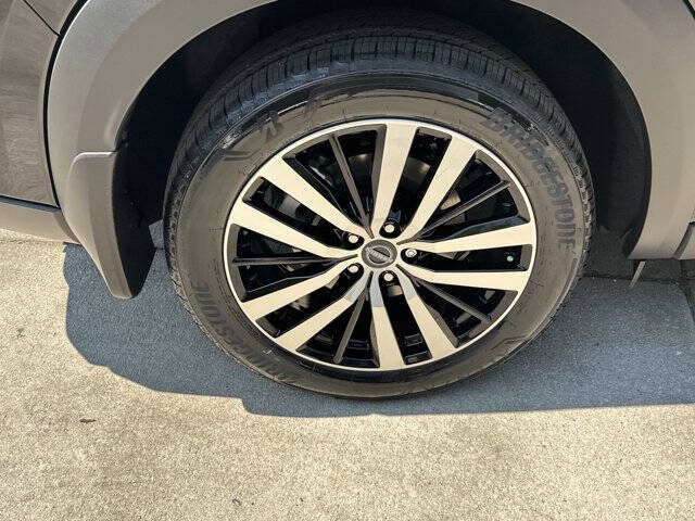 2025 Nissan Pathfinder Platinum