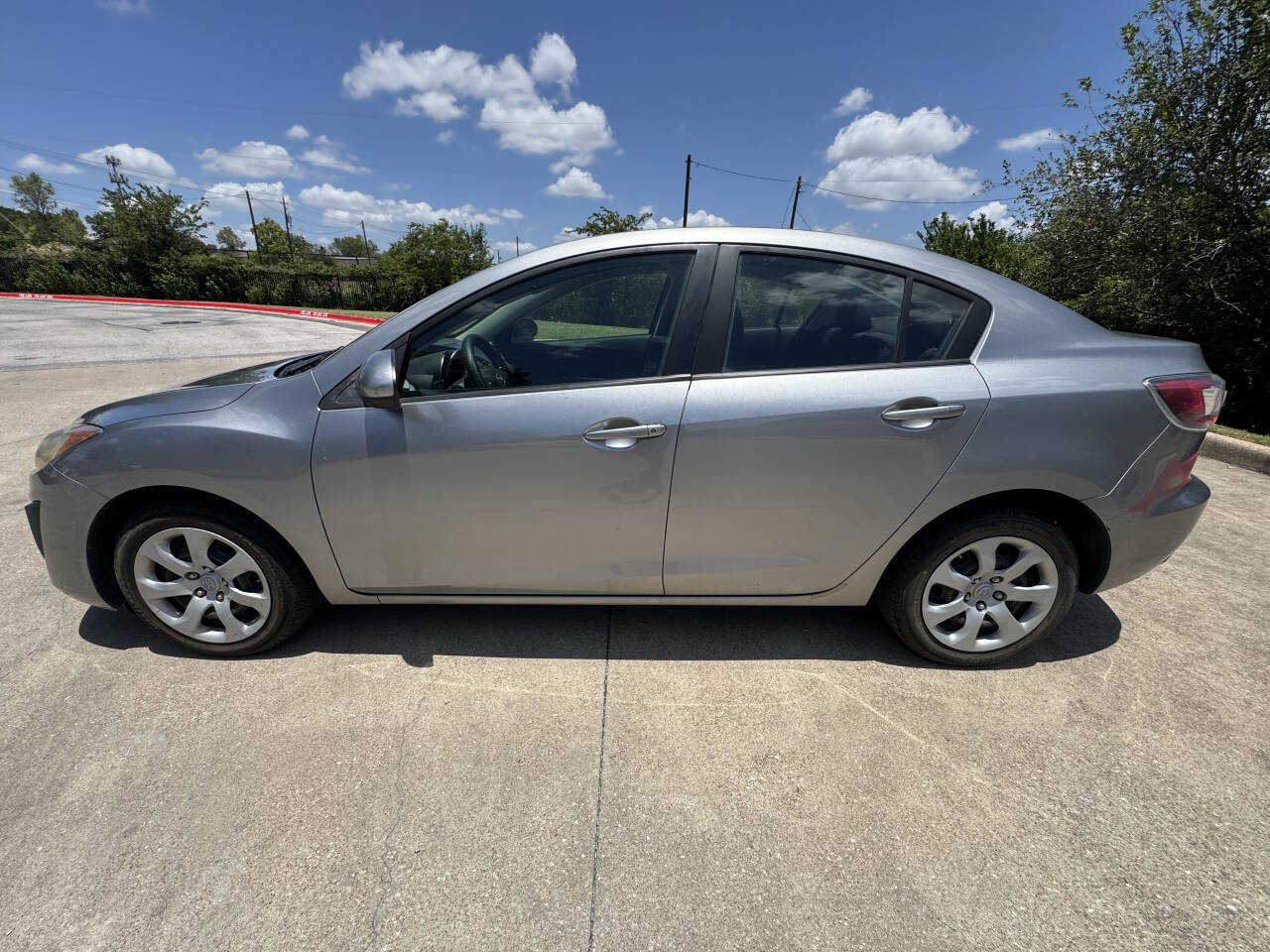 Gray 2010 Mazda Mazda3 i SV i SV 4dr Sedan 18