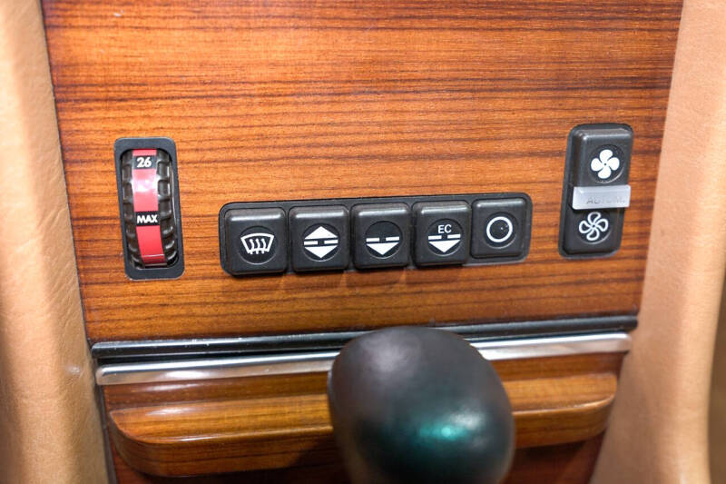 1982 Mercedes-Benz 380-Class 380 SL