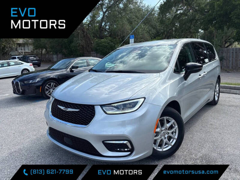2024 Chrysler Pacifica Touring L
