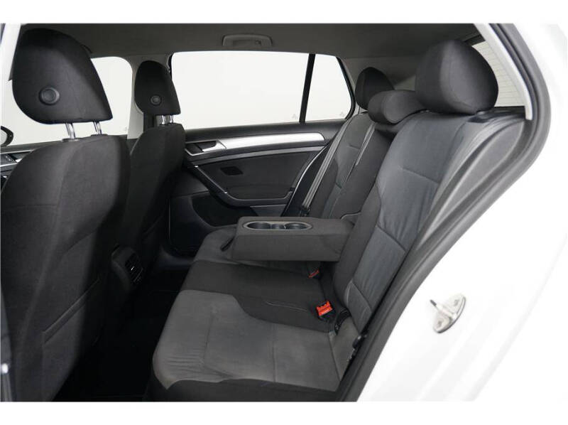 2016 Volkswagen e-Golf SE