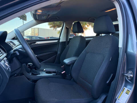 2016 Volkswagen Passat 1.8T S