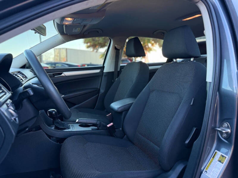 2016 Volkswagen Passat 1.8T S