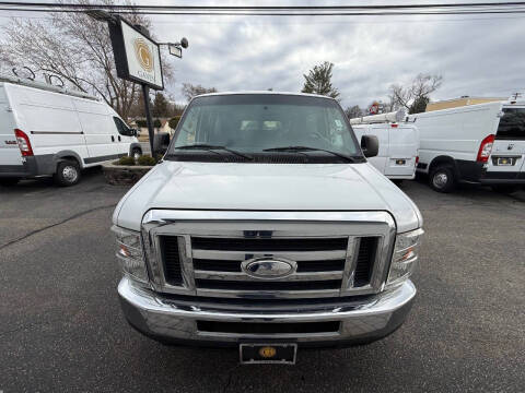 2014 Ford E-Series E-350 SD XLT